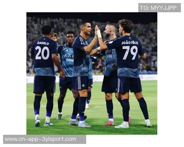 C罗小腿射门破门助球队领先菲利克斯策动科曼完美助攻展现默契